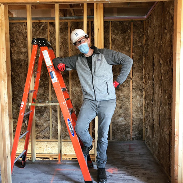 Image of Dr. Christopher Murphy, UCSF Radiology resident, giving back to the Bay Area community