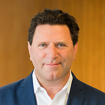 Leo Sugrue, MD, PhD, associate professor who co-directs UCSF’s clinical program in focused ultrasound Leo Sugrue, MD, PhD, associate professor who co-directs UCSF’s clinical program in focused ultrasound