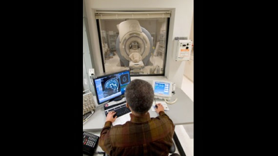 3T and 7T whole body MR scanners