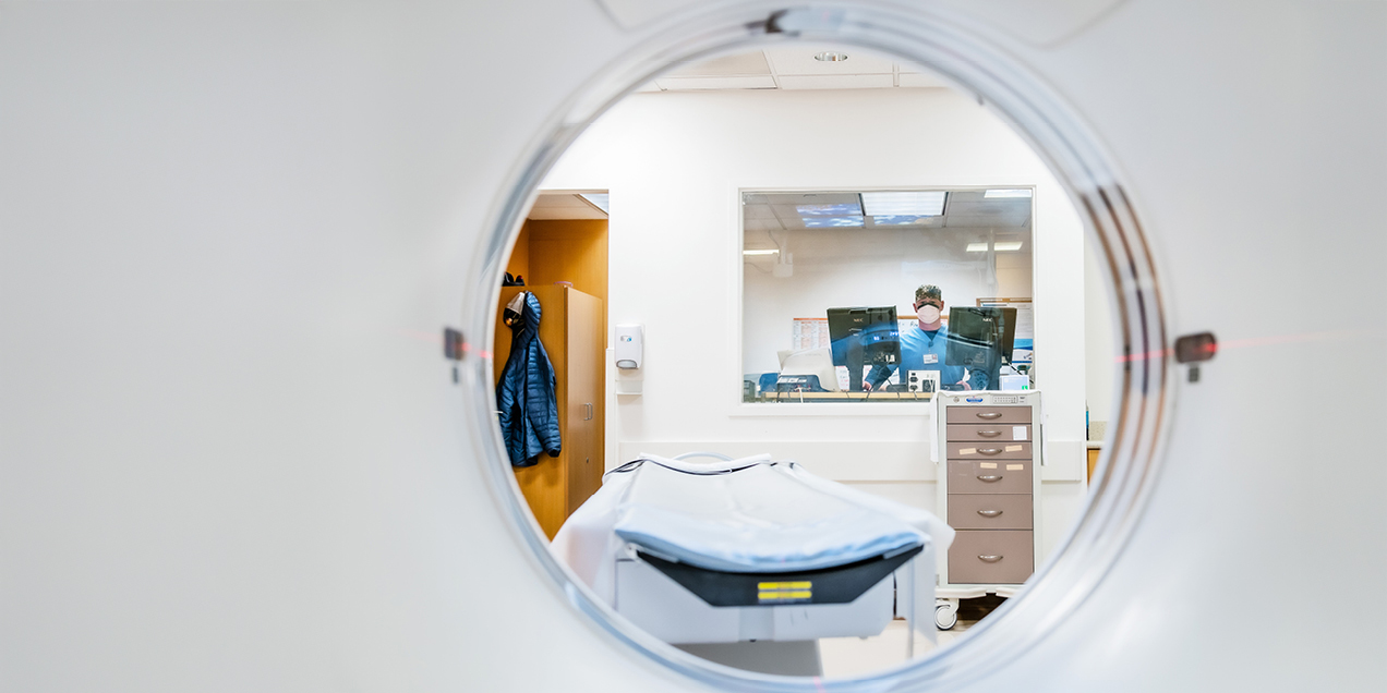mri-scanner-view-control-room.jpg