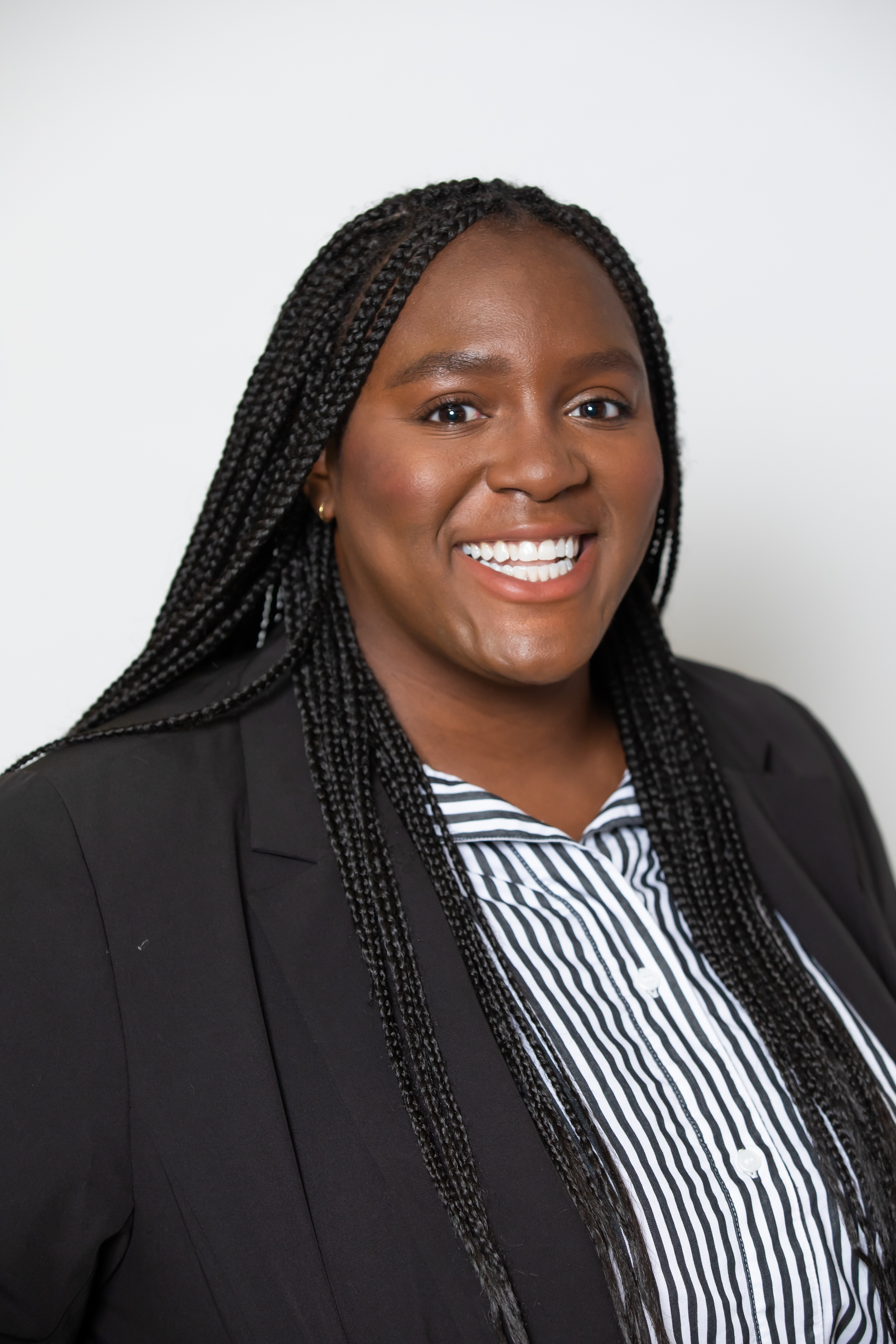 Nikki Okwelogu headshot